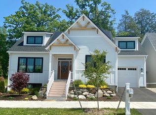 27 Higgins Way, Northampton, MA 01060