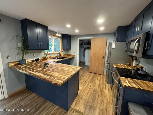 57 Mountain Ash Hts, Ketchikan, AK 99901