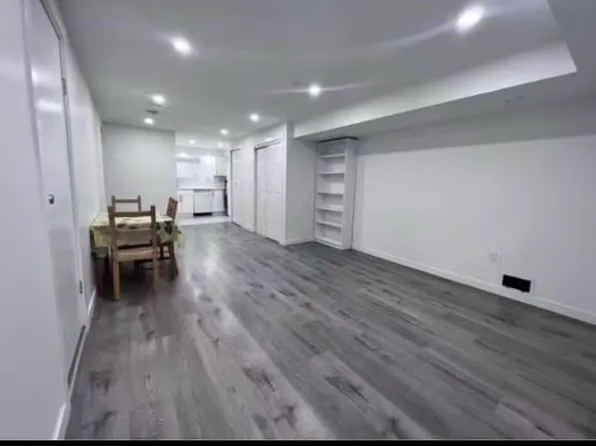 680 Sperling Ave, Burnaby, BC V5B 4H5