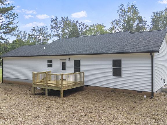 3rd image of 181 Burgess Dr