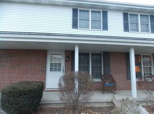 117 Colonial Pkwy UNIT B, Yorkville, IL 60560