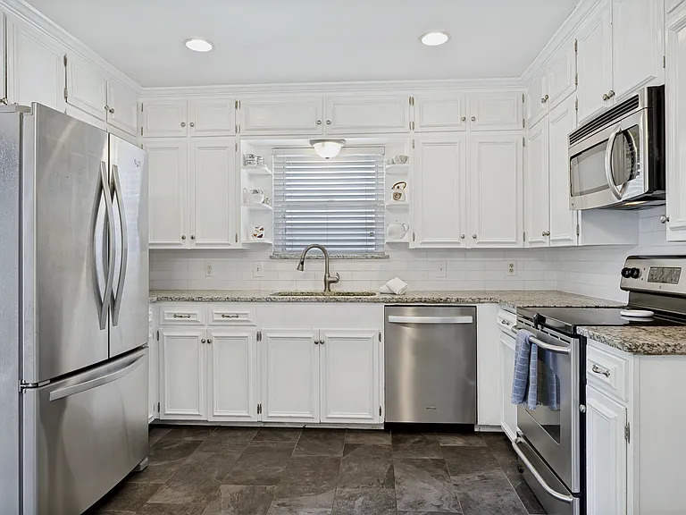 6236 Monticello Ave — Photo 11