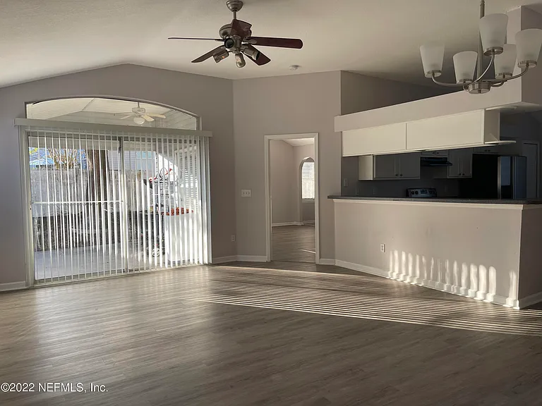 1216 Brookwood Bluff Rd E — Photo 4