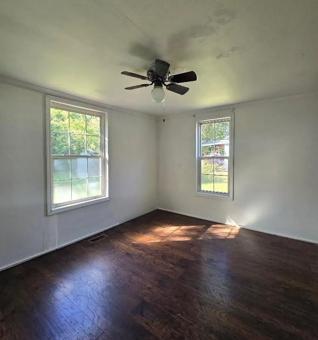 3 bed, 1090 sqft, $1,450 — Photo 4