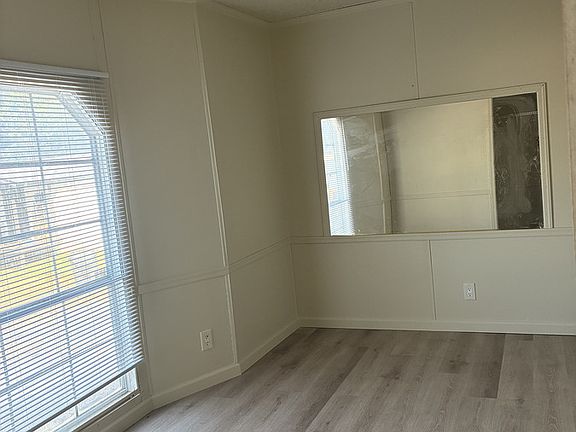 5th image of 1305 N Floyd St #50