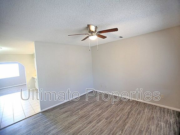 3rd image of 501 W Sequoia Dr