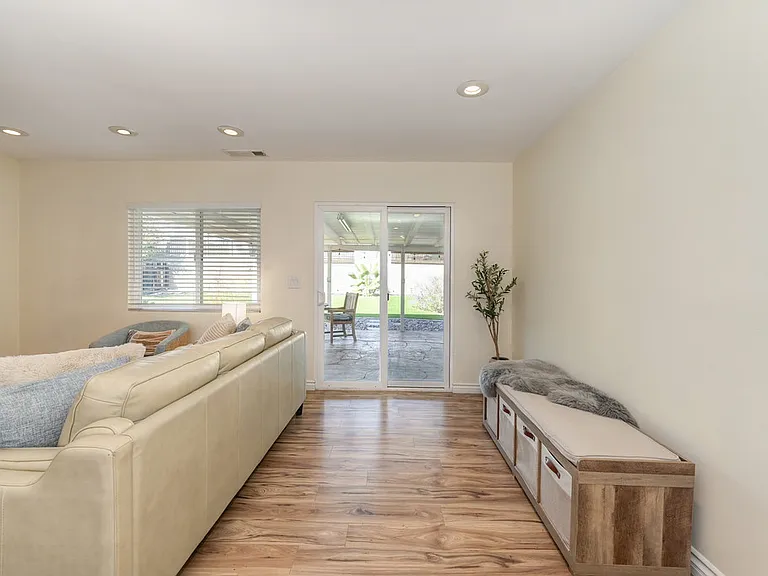 9524 Galston Dr — Photo 9