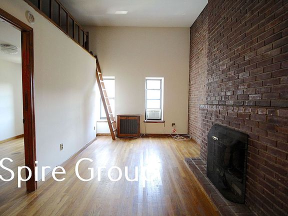 2nd image of 128 W 74th St APT 4A