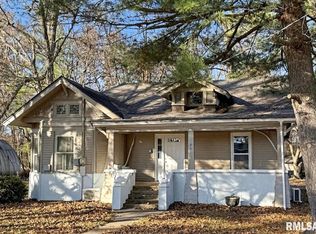 901 S 22nd St, Herrin, IL 62948