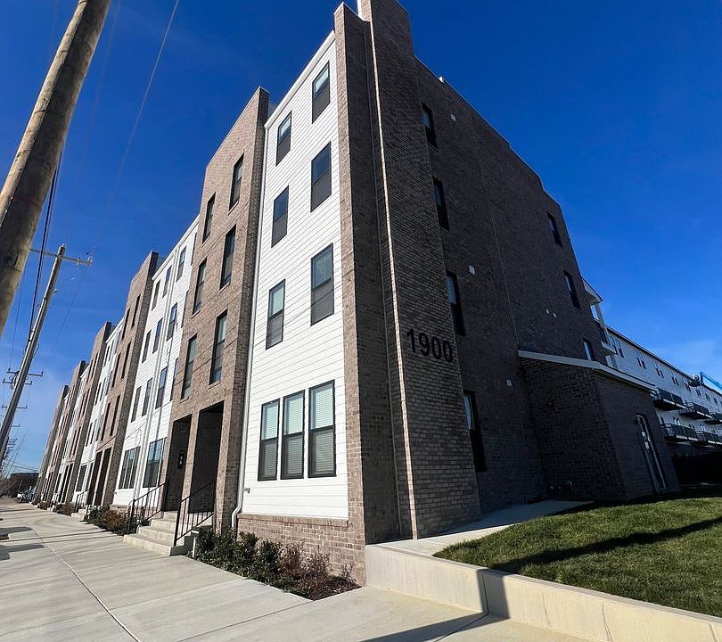 1st image of 1900 Roseneath Rd #10B