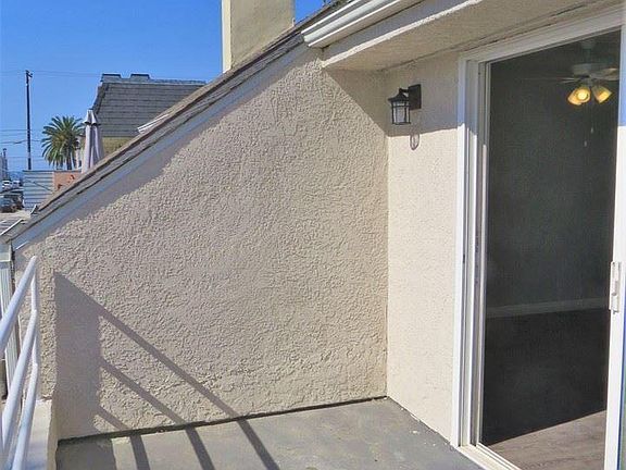 4th image of 209 28th St APT B