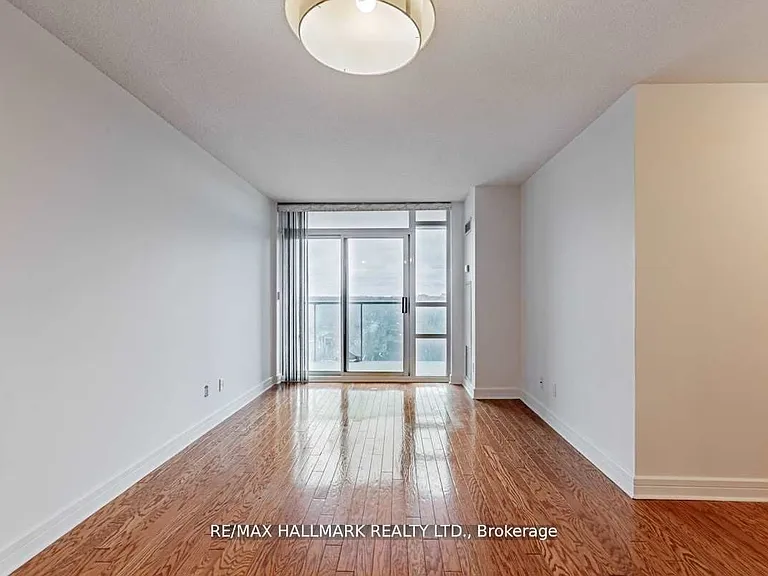 16 Harrison Garden Blvd #1102 — Photo 14