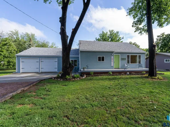 500 E Willow St, Harrisburg, SD 57032