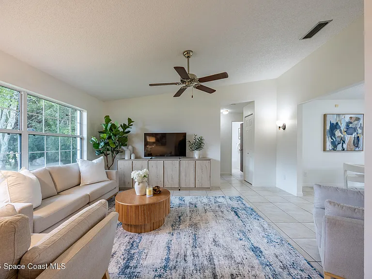317 Fernandina St NW — Photo 4