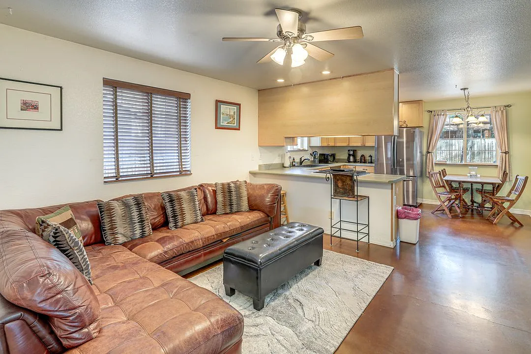 2 bed, 1177 sqft, $2,750 — Photo 3