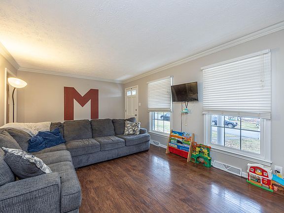 5th image of 560 Skyview Dr