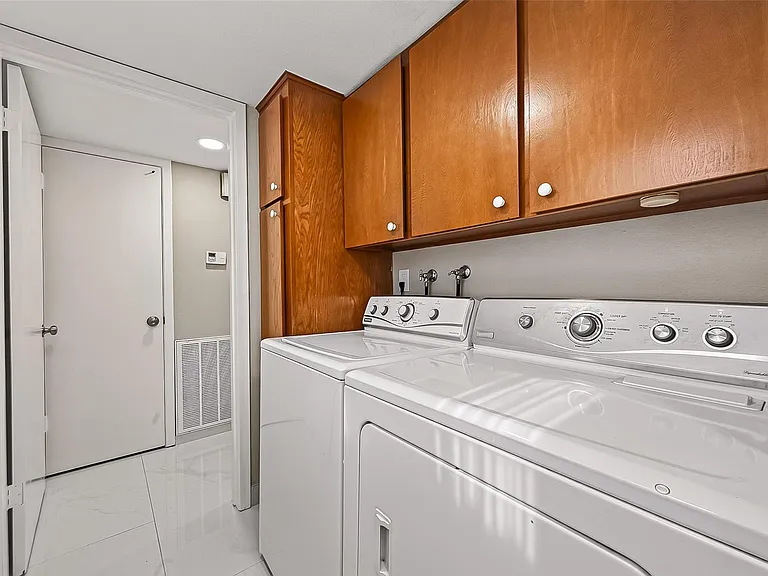 6649 De Moss Dr #649 — Photo 23