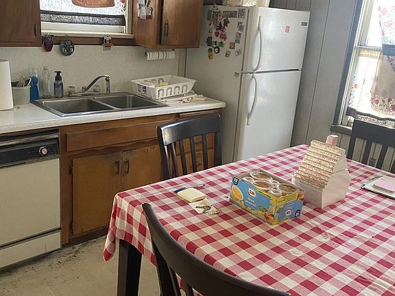 4th image of 1007 Wilson Ave
