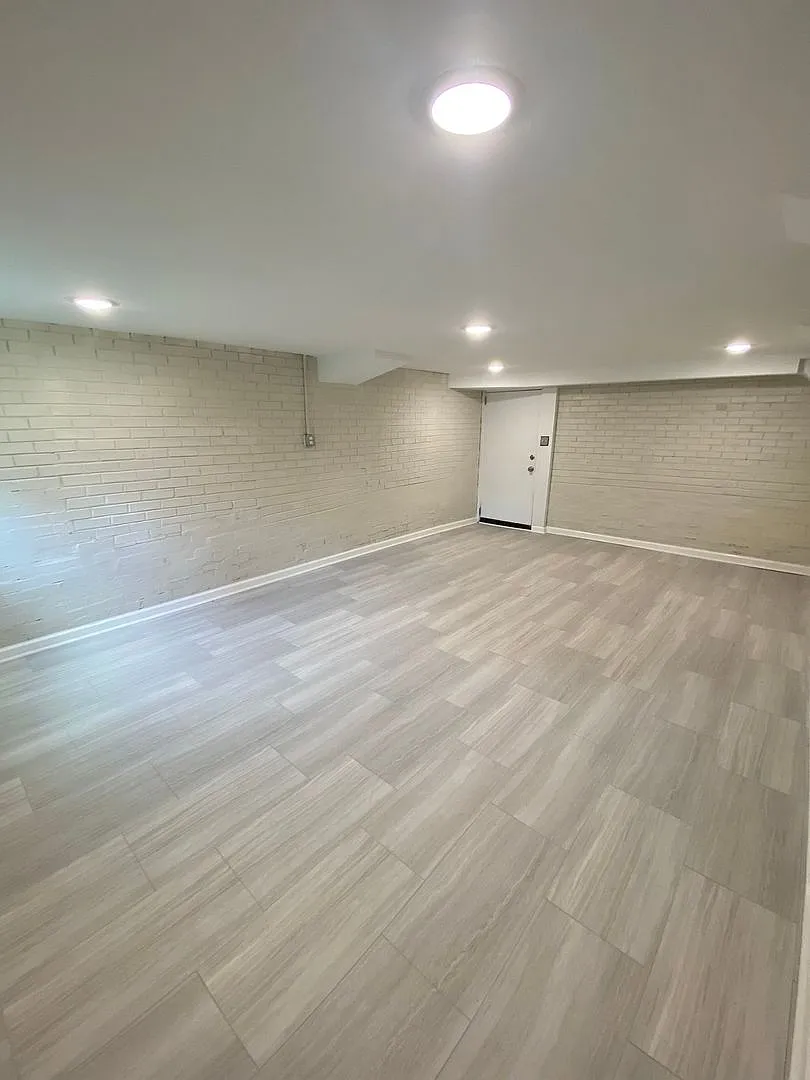 Spacious 3BR/3BA Home with Private Baths — Photo 3