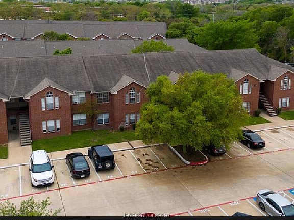 5th image of 701D Balcones Dr #53