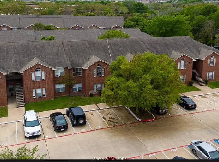 701D Balcones Dr #53 — Photo 5