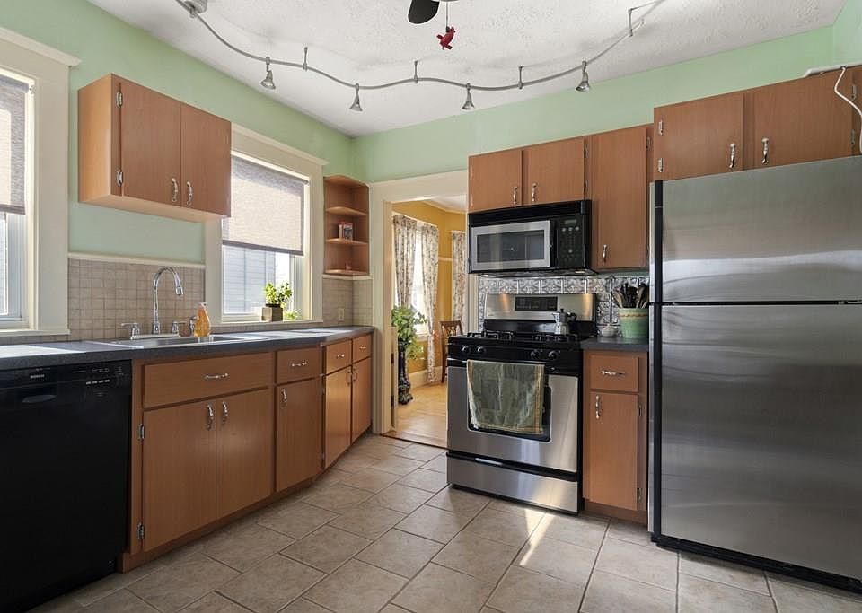 1st image of 36 Bradford St #2