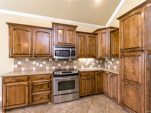 4th image of 518 Carnaby Ct