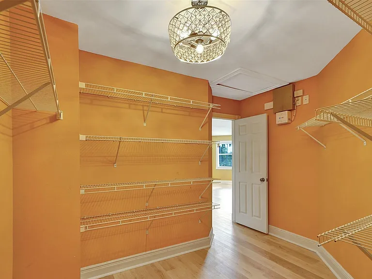 10902 Tamoron Ln — Photo 41