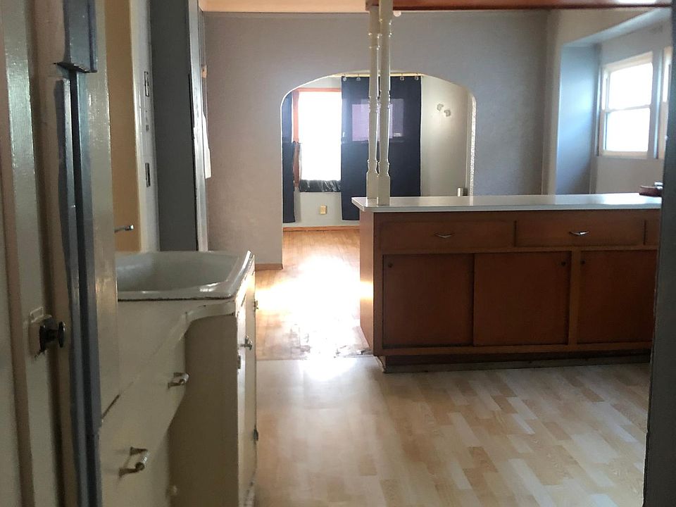 1st image of 3824 W Sheridan Ave