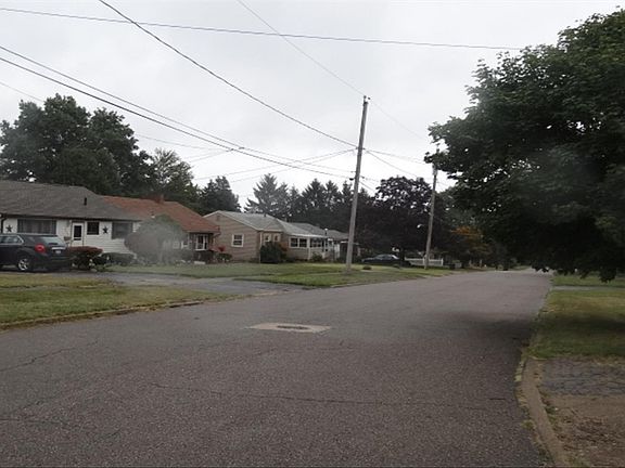 5th image of 1963 Highlawn Ave