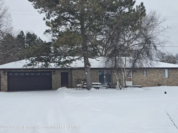 2407 W Clark Rd, Lansing, MI 48906