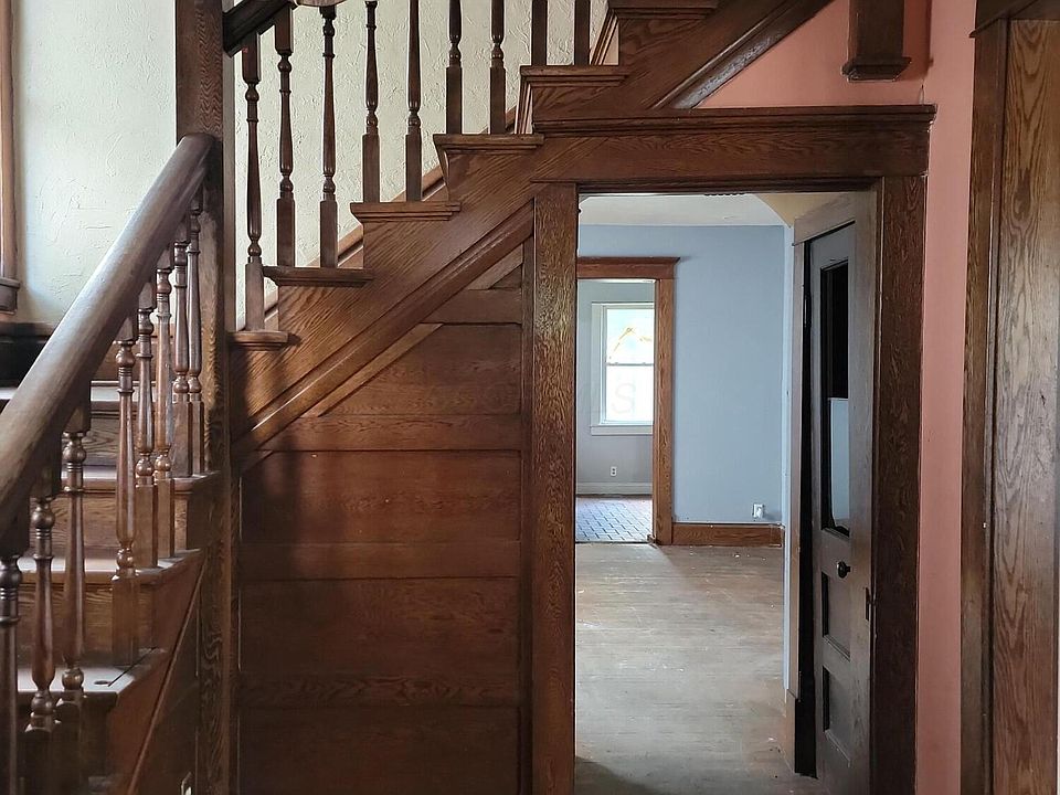 2nd image of 58 Linden Ave