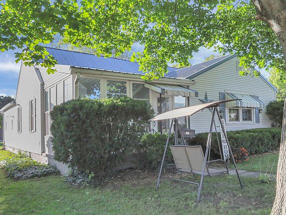 3rd image of 931 Kinzler Ave
