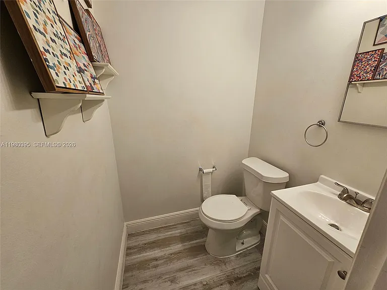 6235 Kendale Lakes Cir #237 — Photo 4
