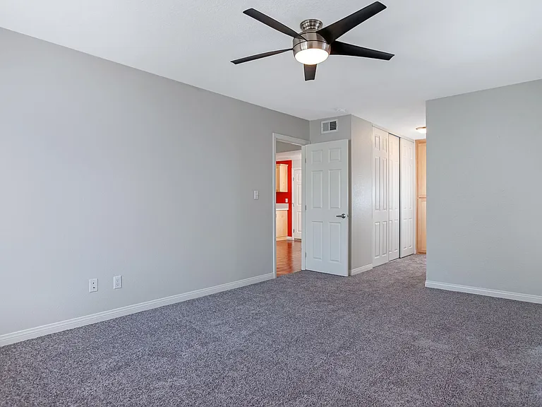 Beachwood Apartments — Photo 33