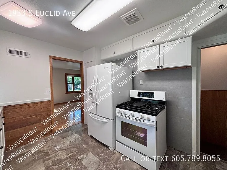 1933 S Euclid Ave — Photo 2