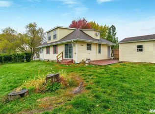 213 S Mississippi St, Blue Grass, IA