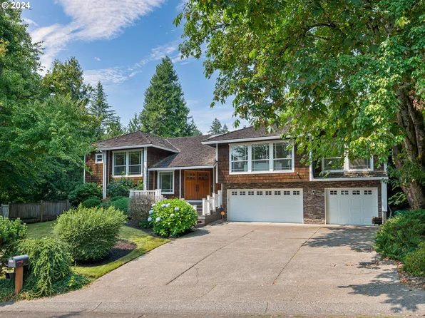 3037 Tolkien Ln, Lake Oswego, OR 97034