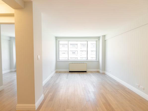 340 E 51st St APT 4F