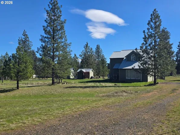271 S Fairway Rd, Tygh Valley, OR 97063