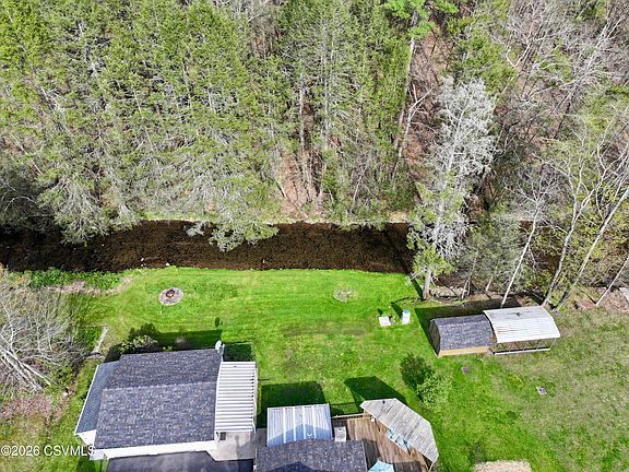 4th image of 218 Beach Glen Rd