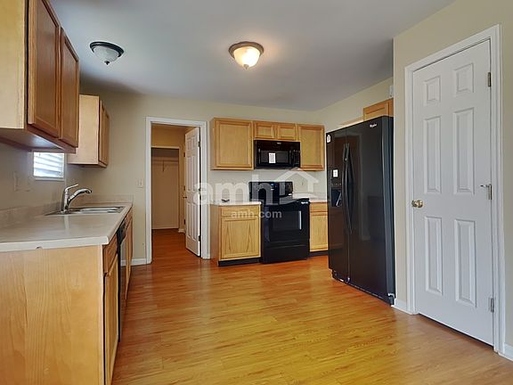 3rd image of 6939 Sandbur Ct