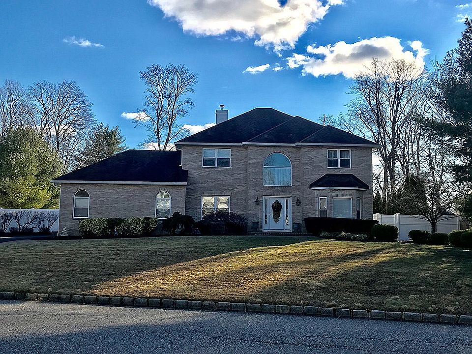 1st image of 8 Cobblestone Ln