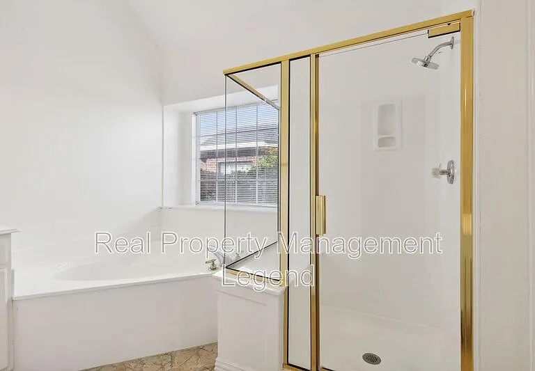 8012 Greenwood Dr — Photo 17