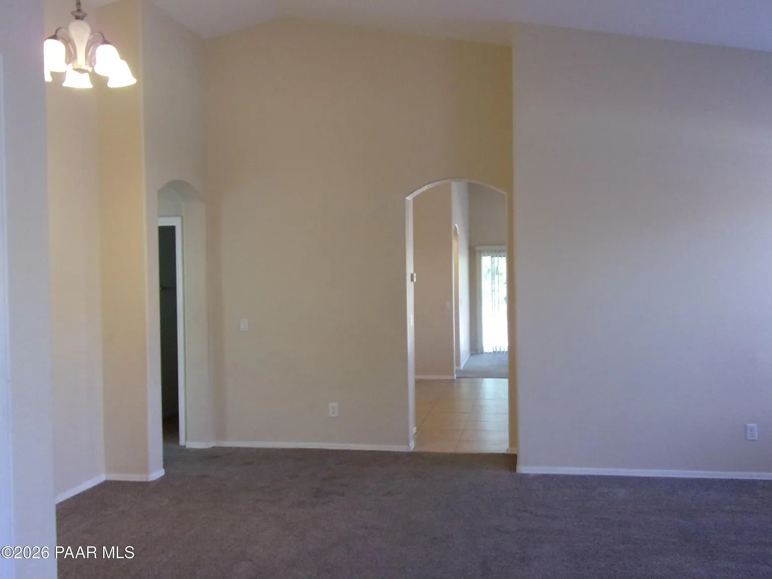 4 bed, 2.0 bath, 1904 sqft, $2,444 — Photo 3
