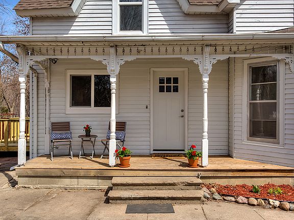 5th image of 211 N Cottonwood St