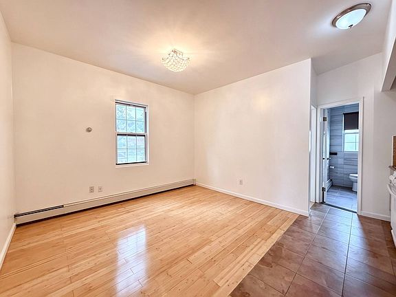 4th image of 8501 90th St