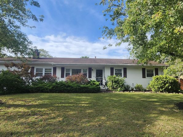 12 Dogwood Dr