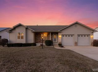 427 E Donnewald St, Worden, IL 62097