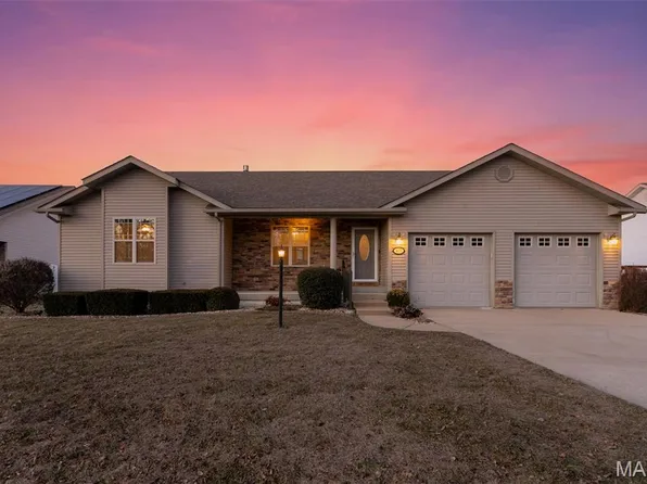 427 E Donnewald St, Worden, IL 62097